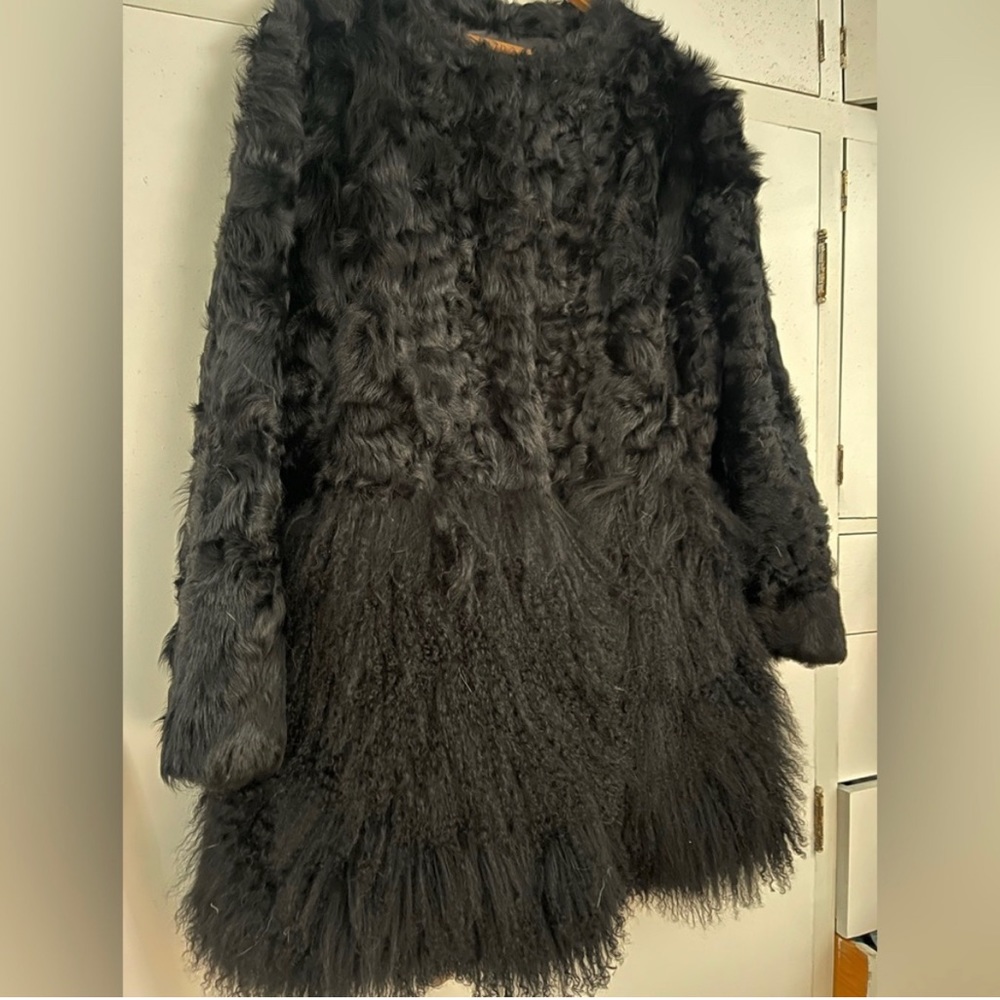 Mongolian Lamb Coat. NWOT size Medium